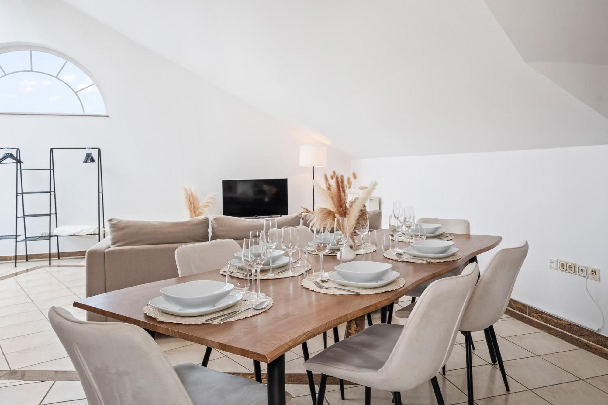 Stadtoase Fulda Mit Flair - Whirlpool, Balkon, 2Xparkplaetze, Highspeed Wlan Exterior foto